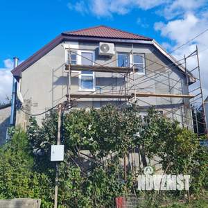 Дом 146м&sup2;, 2-этажный, участок 4 сот.  