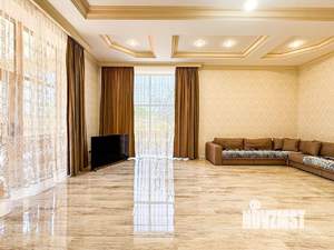 Дом 387м&sup2;, 2-этажный, участок 6 сот.  