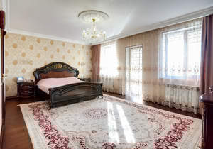 Дом 304м&sup2;, 2-этажный, участок 6 сот.  