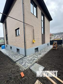 Коттедж 230м&sup2;, 3-этажный, участок 5 сот.  