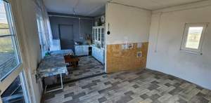 Дом 70м&sup2;, 2-этажный, участок 4 сот.  