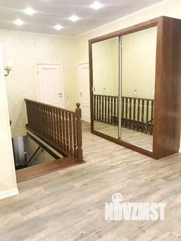 Коттедж 1500м&sup2;, 3-этажный, участок 33 сот.  