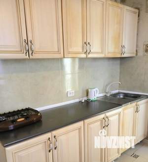 Дом 200м&sup2;, 2-этажный, участок 3 сот.  