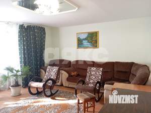 Дом 302м&sup2;, 3-этажный, участок 10 сот.  