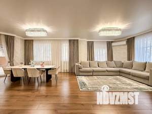 Дом 400м², 3-этажный, участок 6 сот.  
