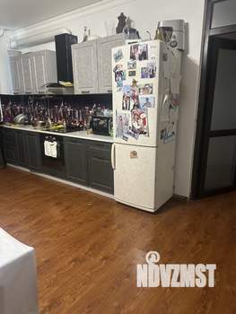 Дом 287м², 2-этажный, участок 8 сот.  