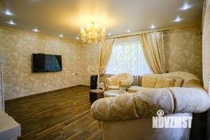 Дом 420м&sup2;, 3-этажный, участок 8 сот.  