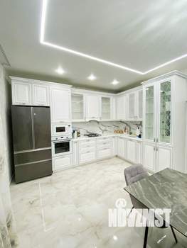 Дом 200м&sup2;, 2-этажный, участок 4 сот.  