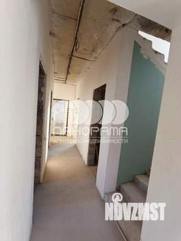 Дом 180м&sup2;, 2-этажный, участок 6 сот.  