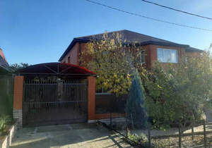 Дом 373м&sup2;, 2-этажный, участок 10 сот.  