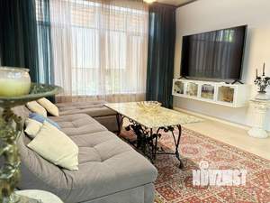 Коттедж 330м², 3-этажный, участок 6 сот.  