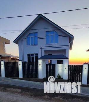 Дом 220м&sup2;, 3-этажный, участок 4 сот.  