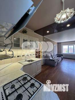 Дом 200м&sup2;, 2-этажный, участок 7 сот.  