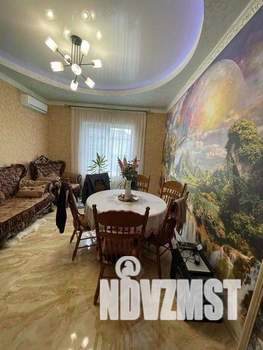 Дом 179м&sup2;, 2-этажный, участок 6 сот.  