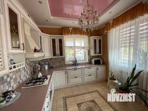 Дом 556м&sup2;, 2-этажный, участок 6 сот.  