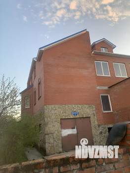 Дом 420м&sup2;, 4-этажный, участок 10 сот.  