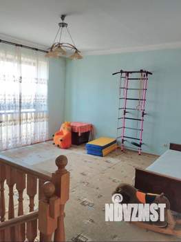 Дом 324м&sup2;, 2-этажный, участок 4 сот.  