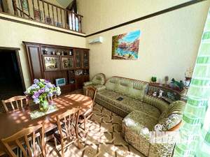 Дом 178м&sup2;, 2-этажный, участок 18 сот.  