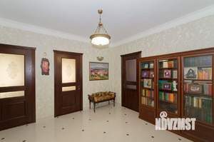 Дом 216м&sup2;, 2-этажный, участок 9 сот.  