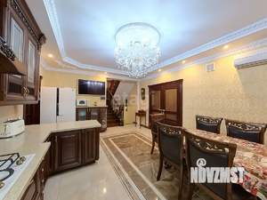 Дом 304м&sup2;, 2-этажный, участок 6 сот.  