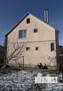 Дом 240м&sup2;, 3-этажный, участок 8 сот.  