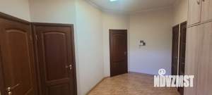 Дом 296м², 2-этажный, участок 6 сот.  