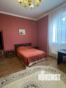 Дом 504м², 3-этажный, участок 10 сот.  