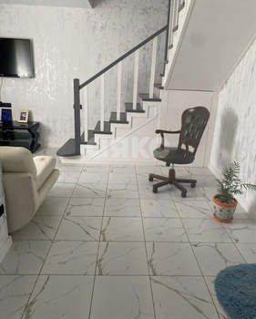 Дом 500м&sup2;, 2-этажный, участок 11 сот.  