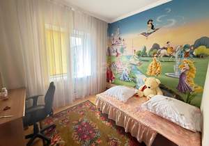 Дом 261м&sup2;, 3-этажный, участок 4 сот.  