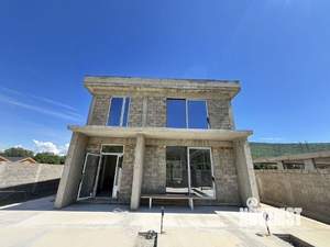 Дом 250м&sup2;, 2-этажный, участок 7 сот.  