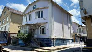 Дом 670м², 3-этажный, участок 4 сот.  