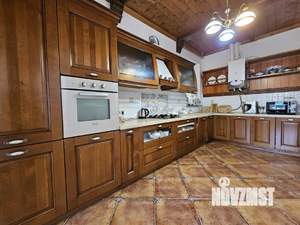 Дом 253м², 2-этажный, участок 6 сот.  