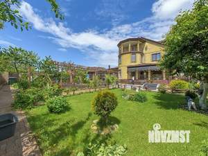 Дом 379м&sup2;, 2-этажный, участок 8 сот.  