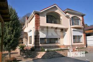 Дом 210м&sup2;, 2-этажный, участок 12 сот.  