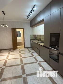 Дом 110м&sup2;, 2-этажный, участок 4 сот.  