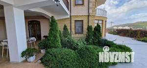 Дом 738м&sup2;, 3-этажный, участок 10 сот.  