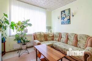 Дом 250м&sup2;, 3-этажный, участок 4 сот.  