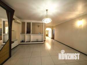 Дом 249м&sup2;, 2-этажный, участок 3 сот.  