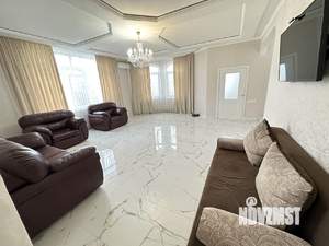 Дом 186м², 2-этажный, участок 4 сот.  