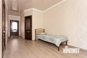 Дом 400м&sup2;, 2-этажный, участок 5 сот.  