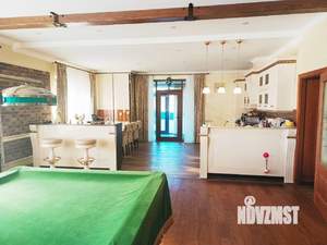 Коттедж 1500м&sup2;, 3-этажный, участок 33 сот.  