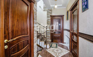 Дом 242м&sup2;, 3-этажный, участок 10 сот.  