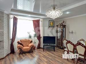 Дом 315м&sup2;, 3-этажный, участок 10 сот.  