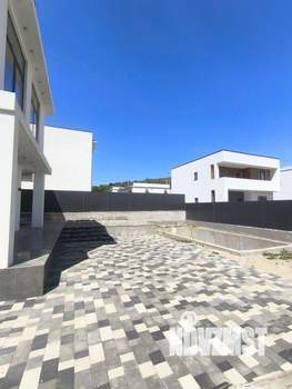 Дом 183м&sup2;, 2-этажный, участок 4 сот.  