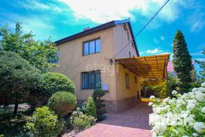 Дом 420м&sup2;, 3-этажный, участок 8 сот.  