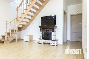 Дом 120м&sup2;, 2-этажный, участок 5 сот.  