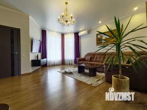 Дом 220м², 2-этажный, участок 6 сот.  