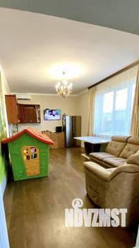 Дом 317м&sup2;, 2-этажный, участок 8 сот.  