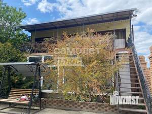 Дом 550м&sup2;, 3-этажный, участок 6 сот.  