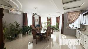 Дом 300м&sup2;, 2-этажный, участок 8 сот.  